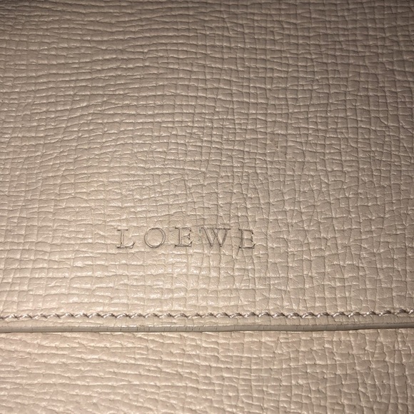 Loewe Vintage Cream Leather Shoulder Bag Size 10”x 11”x4” - Picture 3 of 16